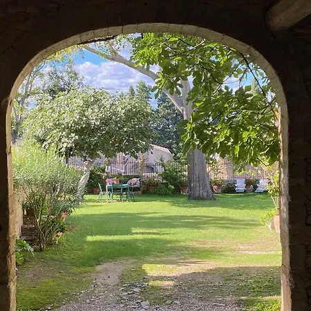 L'enclos Du Micocoulier 度假居