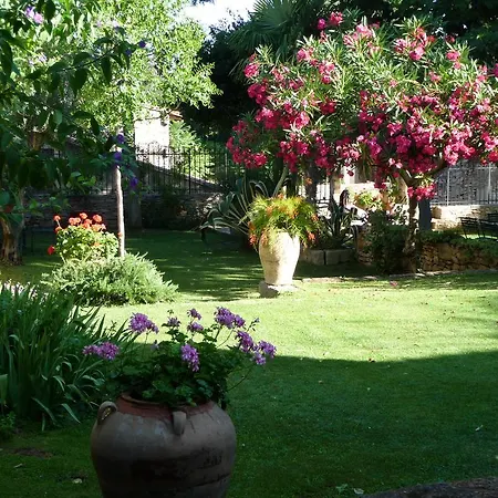 L'enclos Du Micocoulier Сasa de vacaciones