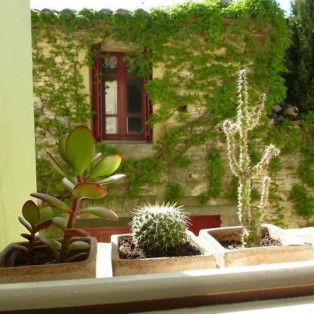 Holiday home L'enclos Du Micocoulier